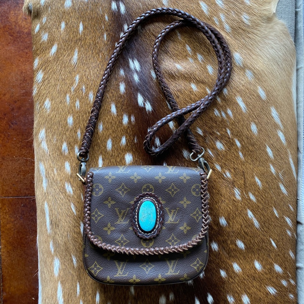 ⛔️SOLD⛔️ Louis Vuitton Saint Cloud MM